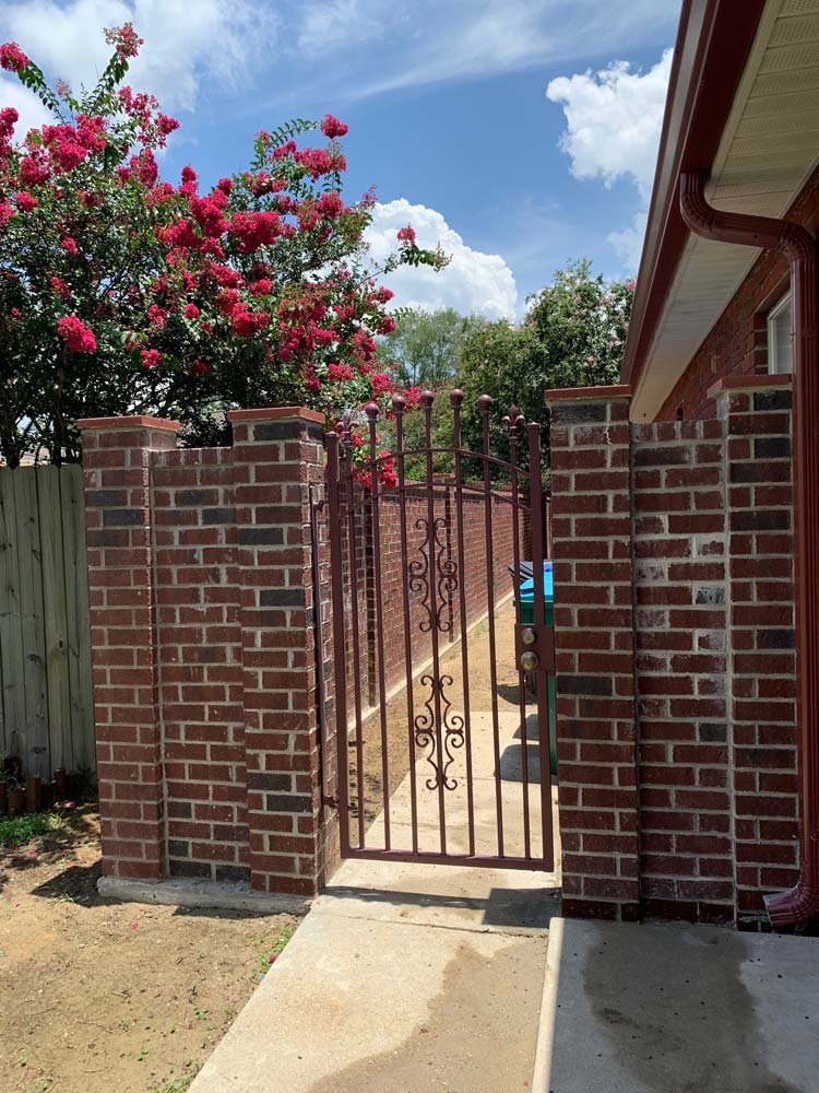 brick-fence-img