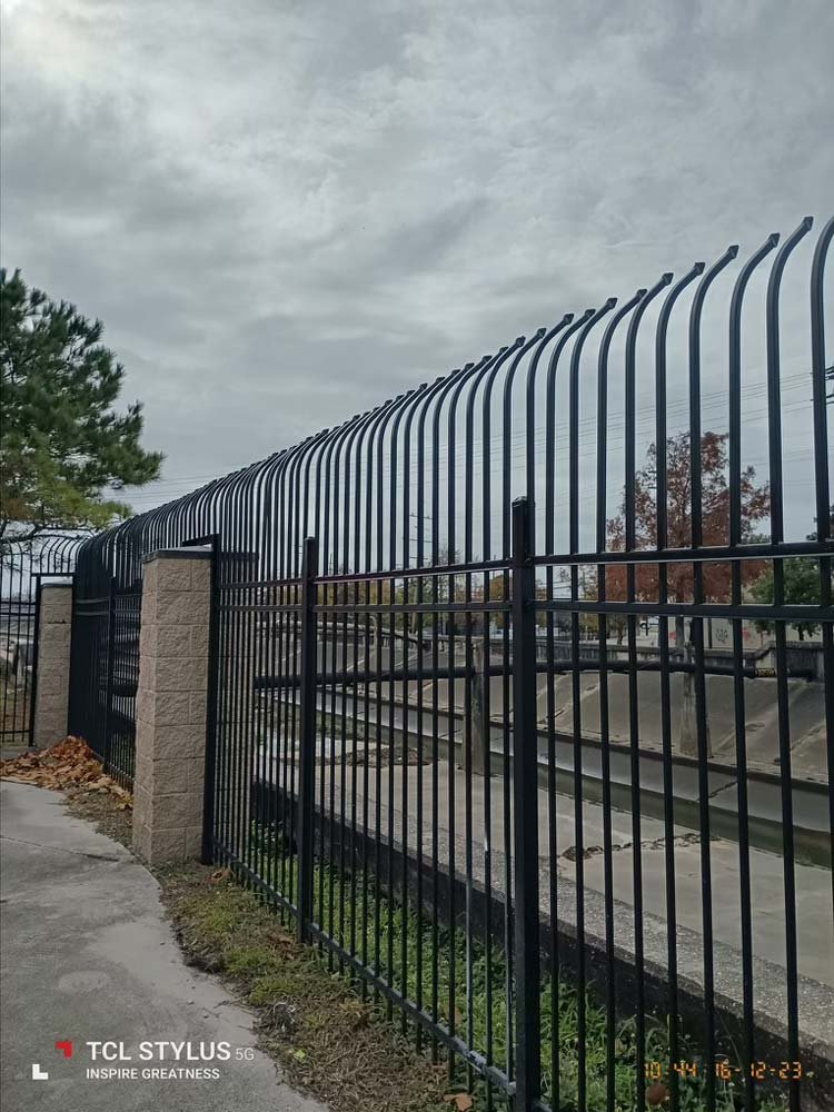 https://tonysfencingandiron.com/wp-content/uploads/2024/11/commercial-iron.jpg
