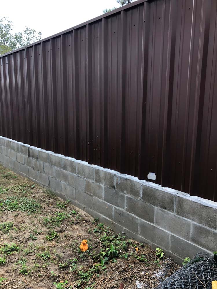 https://tonysfencingandiron.com/wp-content/uploads/2024/11/steel-fence-img.jpg