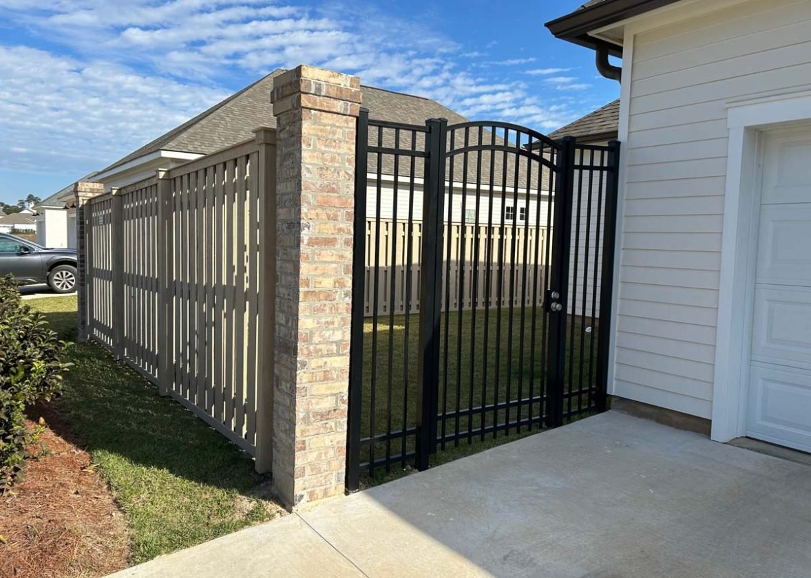 Historic-Style Fencing: Blending Tradition with Modern Durability in Southeast Louisiana