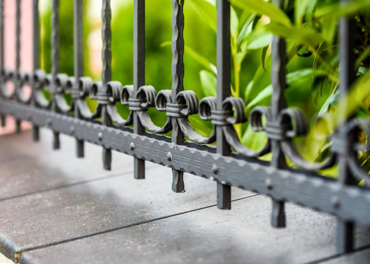 Top 5 Benefits of Installing a Custom Fence in St. Tammany Parish